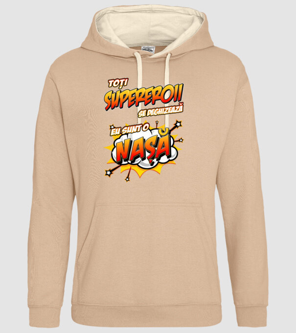 Toți supereroii se deghizează, eu sunt o nașă model nisipiu pe tricou