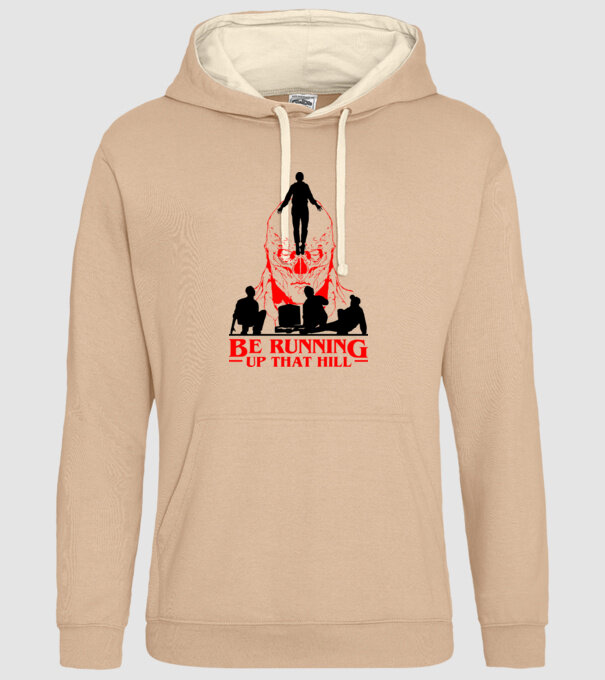 vecna running up that hill model nisipiu pe tricou