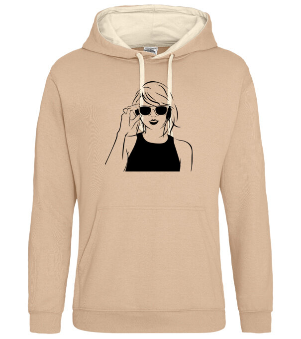  model  pe tricou