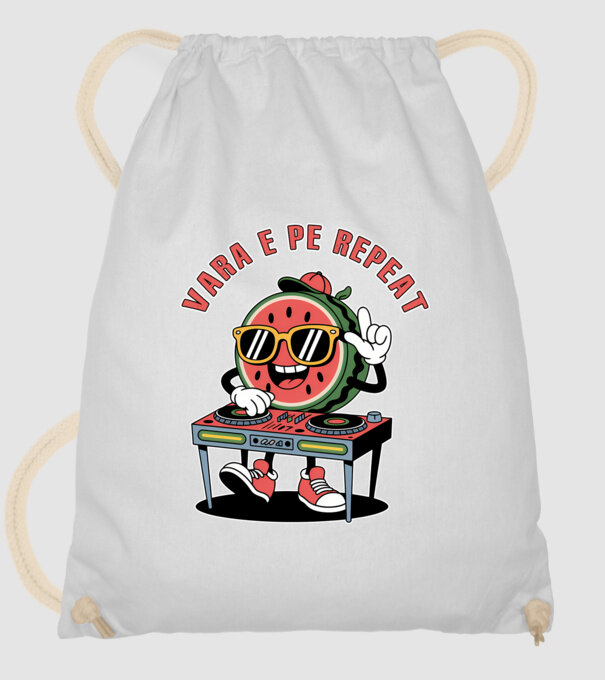 Vara e pe repeat model alb pe tricou
