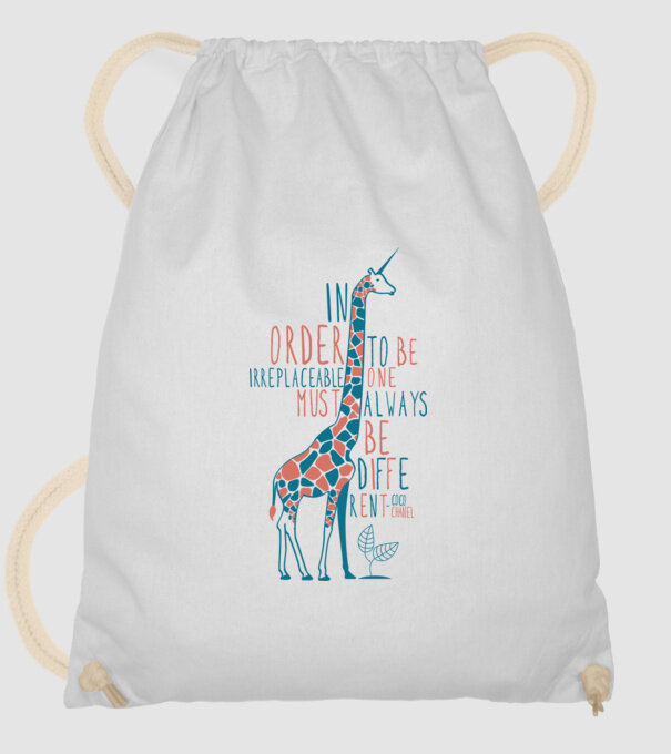 Giraffe model alb pe tricou