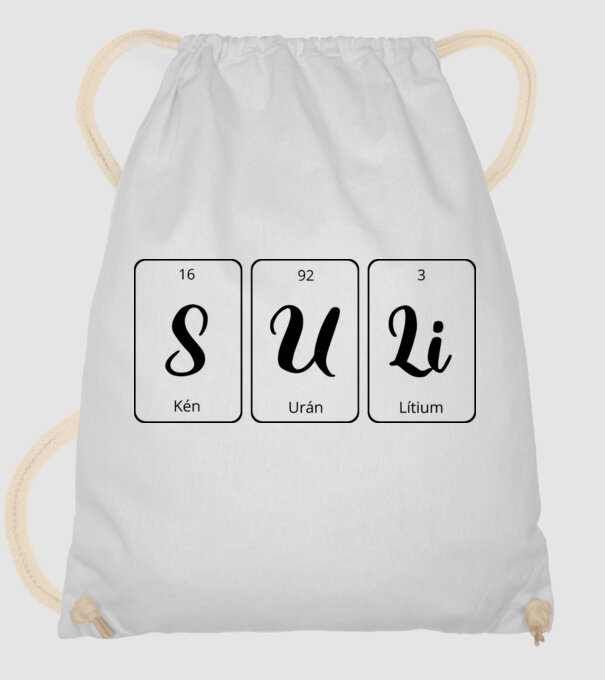 model alb pe tricou