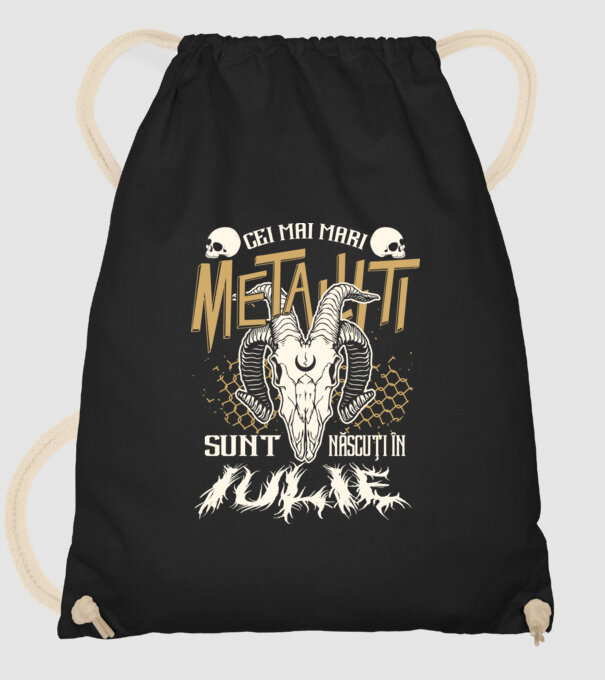 Cei mai mari metaliști sunt născuți în iulie. model negru pe tricou