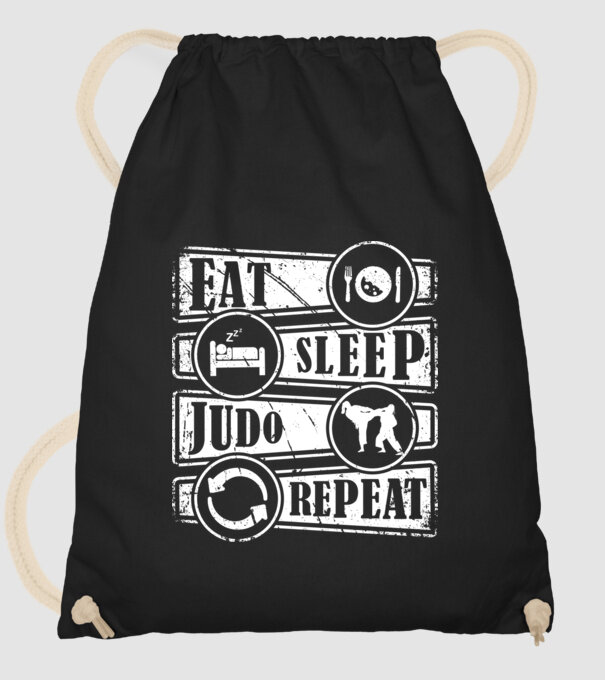 Judo model negru pe tricou