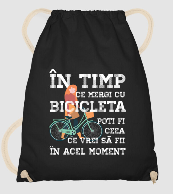 în timp ce mergi cu bicicleta poți fi ceea ce vrei să fii - în acel moment model negru pe tricou