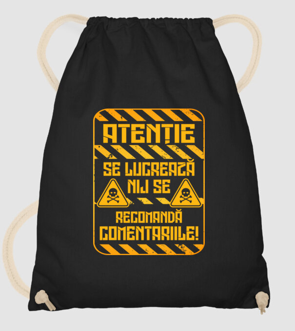 Nu se recomandă comentariile model negru pe tricou