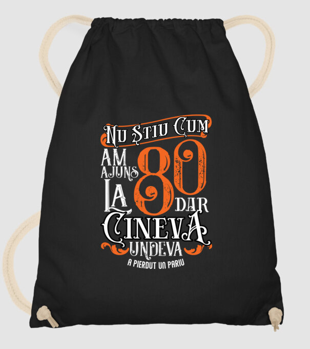 Nu știu cum am ajuns la 80, dar cineva, undeva, a pierdut un pariu model negru pe tricou