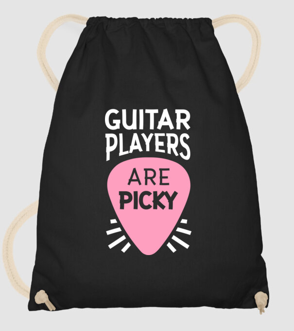 Picky model negru pe tricou