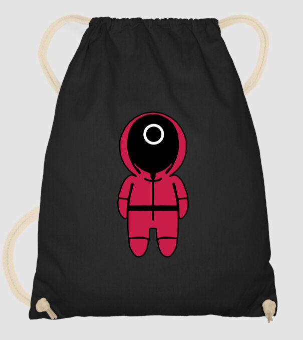 squid game figure model negru pe tricou