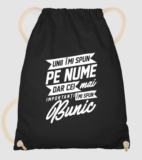 Unii îmi spun pe nume, dar cei mai importanți îmi spun bunic model negru pe tricou