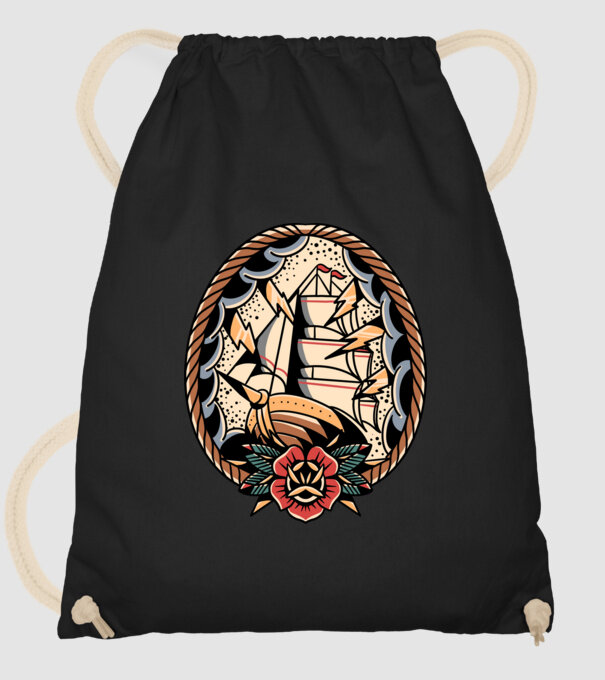 Vapoare model negru pe tricou