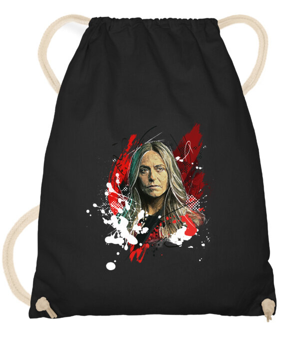  model  pe tricou