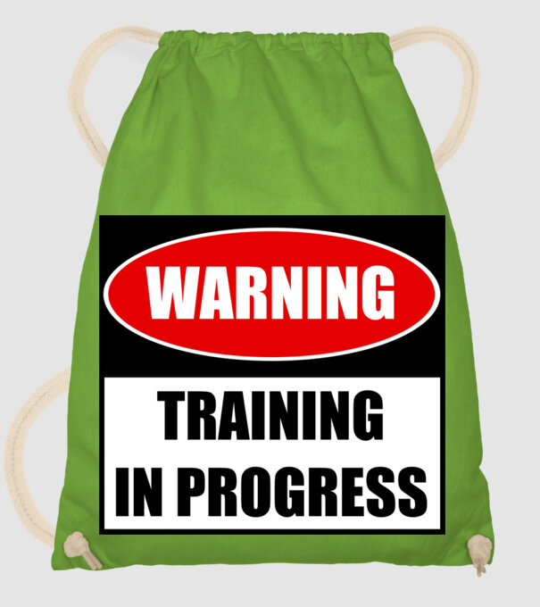 Warning Training In Progress model verde de măr pe tricou