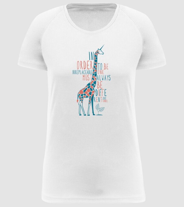 Giraffe model alb pe tricou