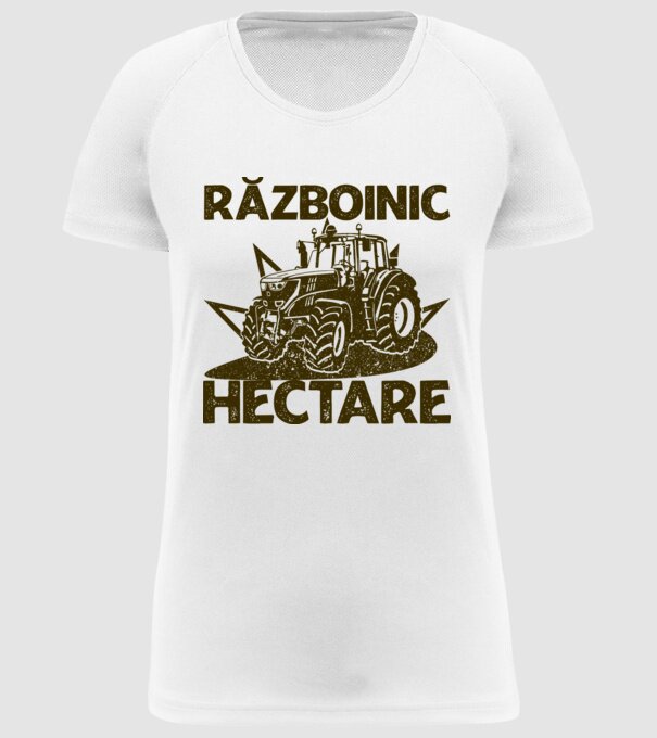 Războinic Hectare model alb pe tricou