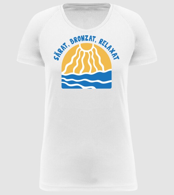 Sărat, bronzat, relaxat model alb pe tricou