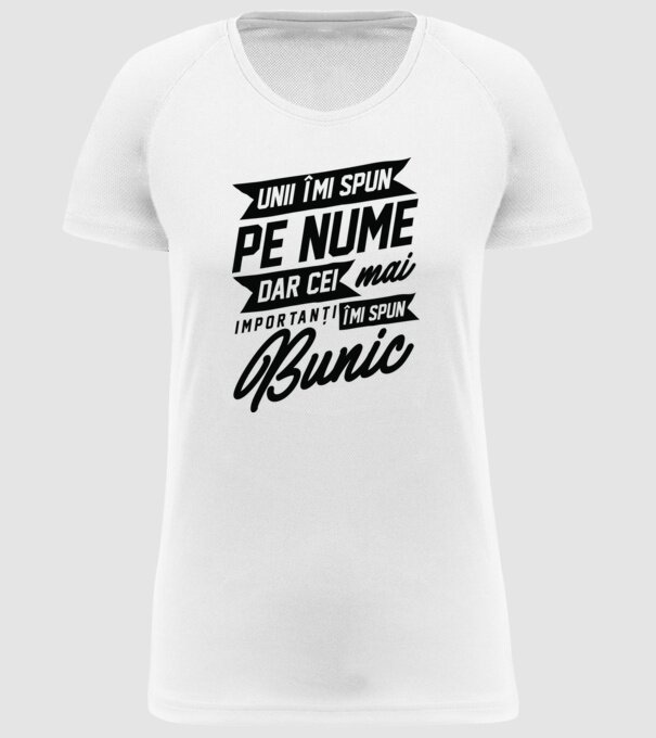 Unii îmi spun pe nume, dar cei mai importanți îmi spun bunic model alb pe tricou