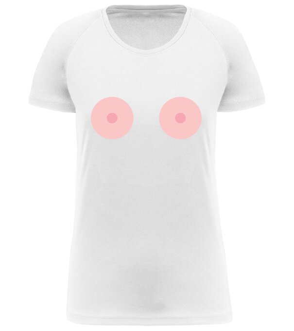  model  pe tricou