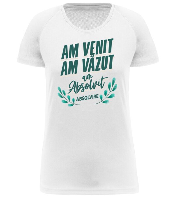  model  pe tricou