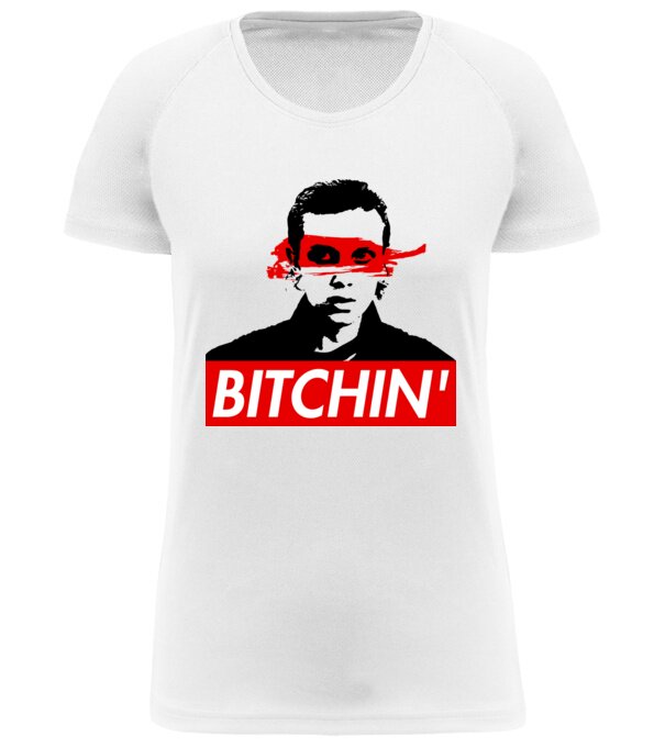  model  pe tricou