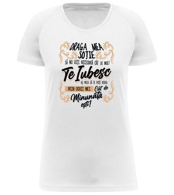  model  pe tricou