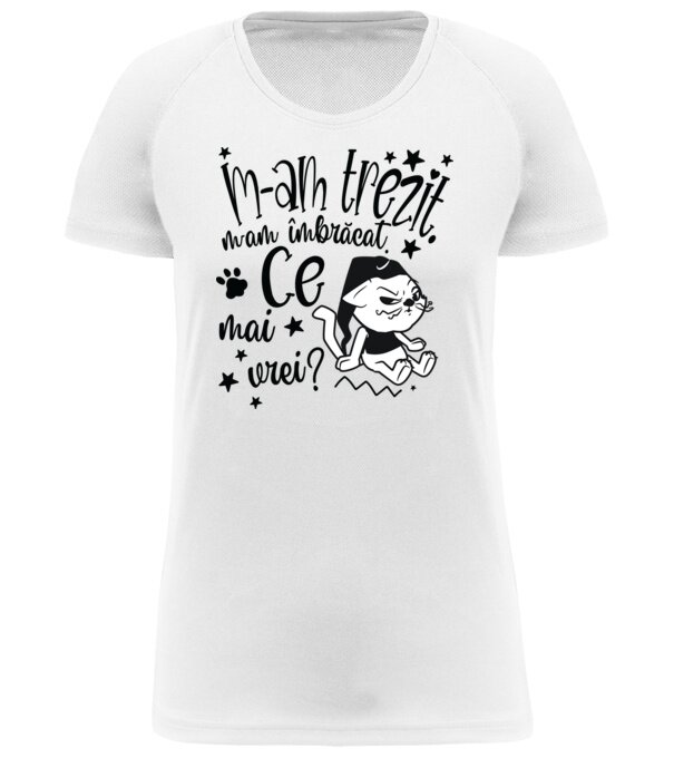  model  pe tricou