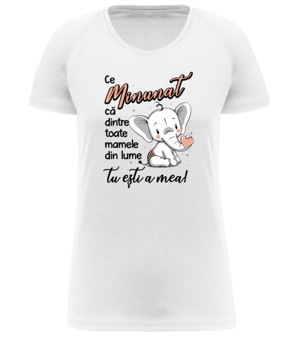  model  pe tricou