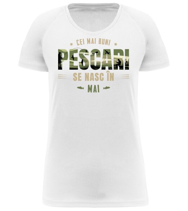  model  pe tricou