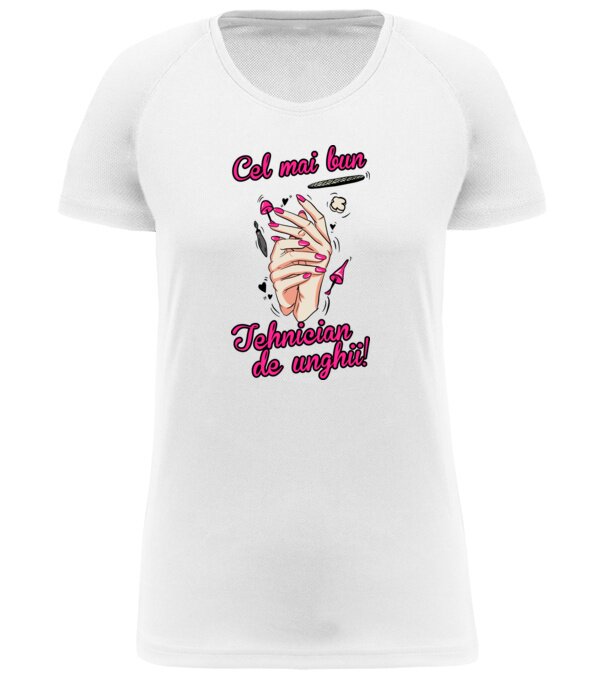  model  pe tricou