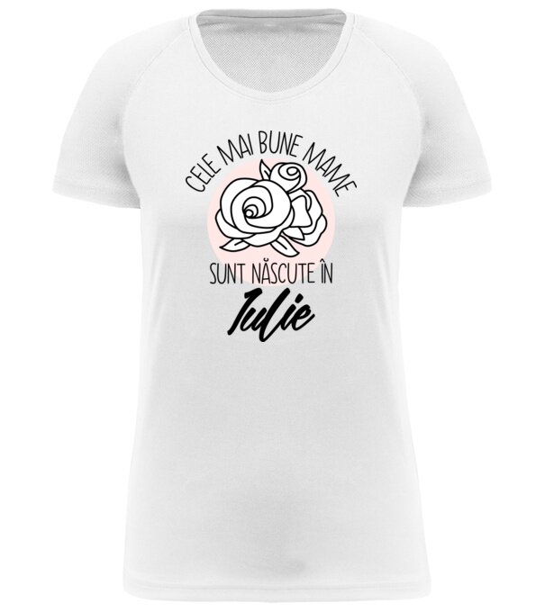  model  pe tricou