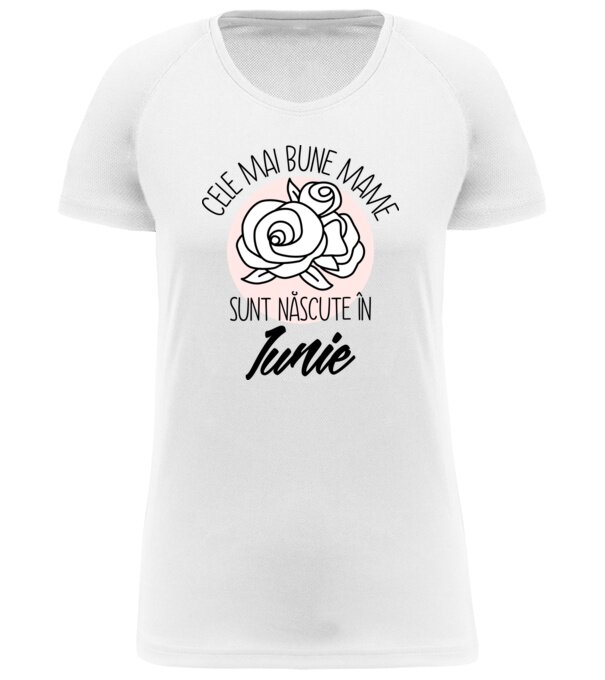  model  pe tricou