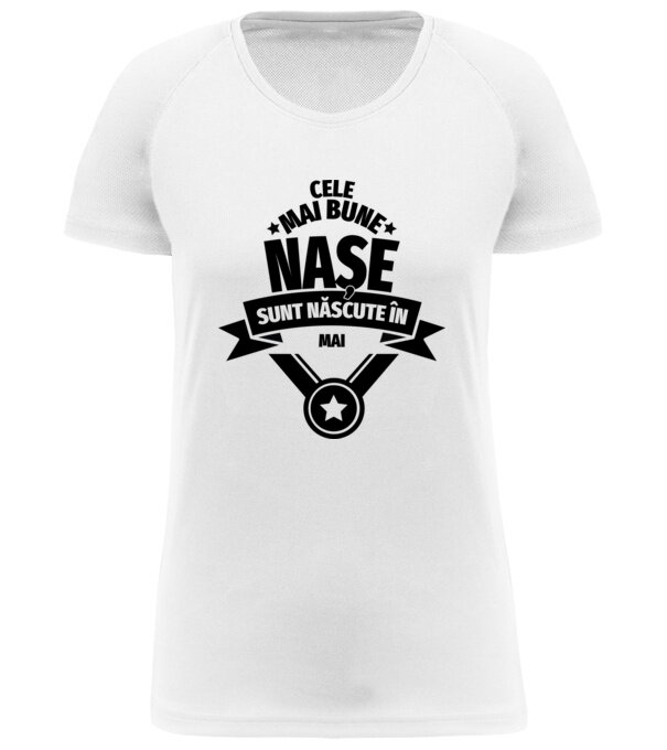 model  pe tricou