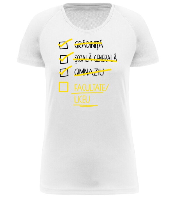  model  pe tricou