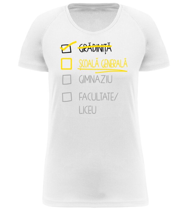 model  pe tricou