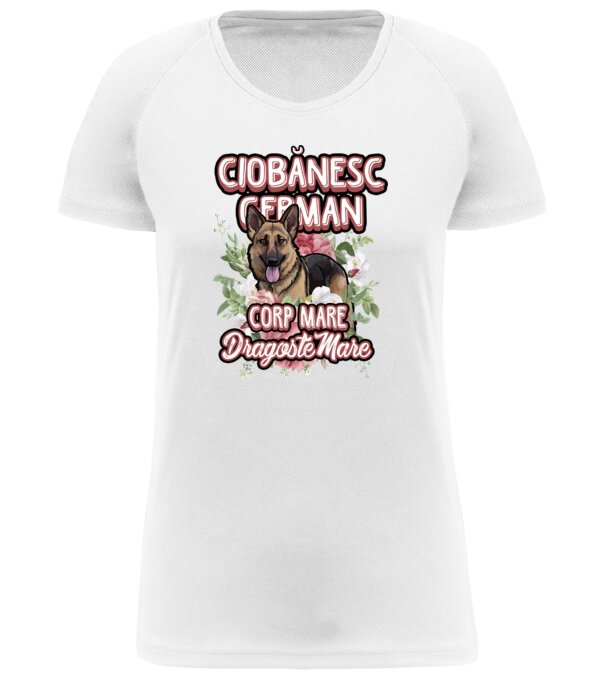  model  pe tricou