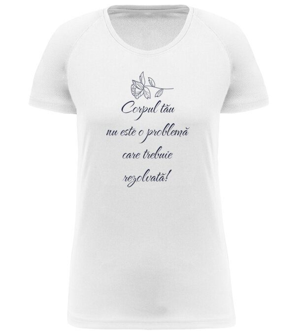  model  pe tricou
