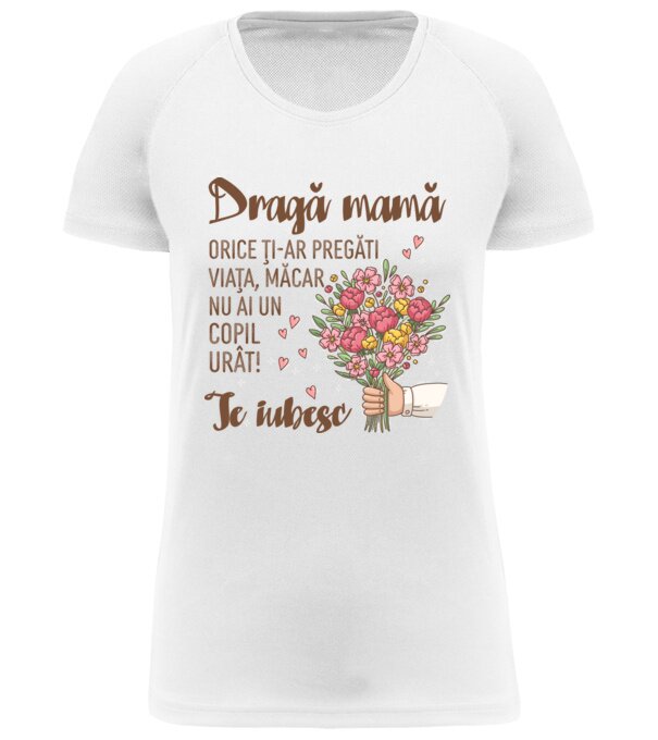  model  pe tricou