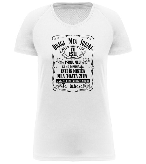  model  pe tricou