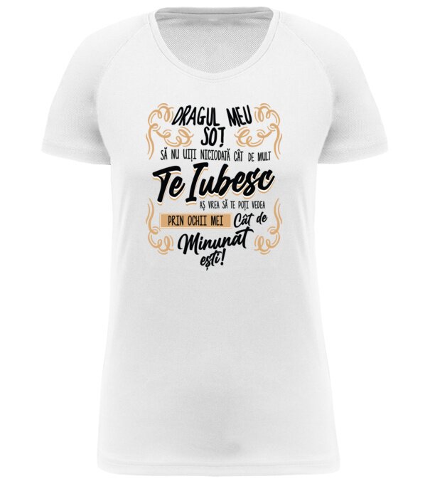  model  pe tricou