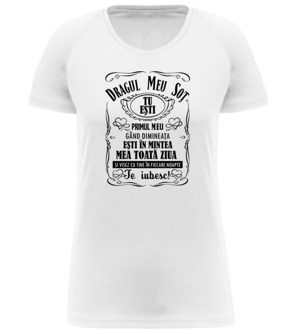  model  pe tricou