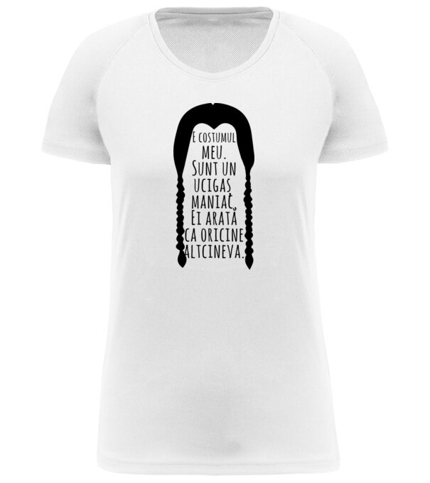  model  pe tricou