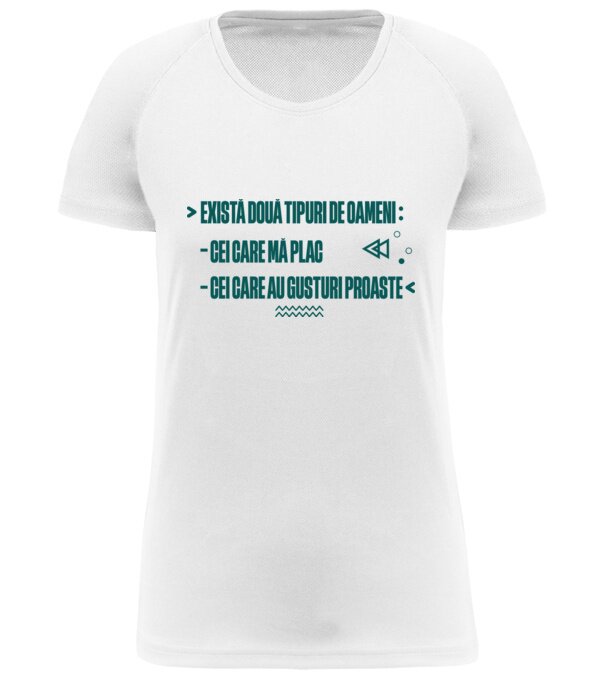  model  pe tricou
