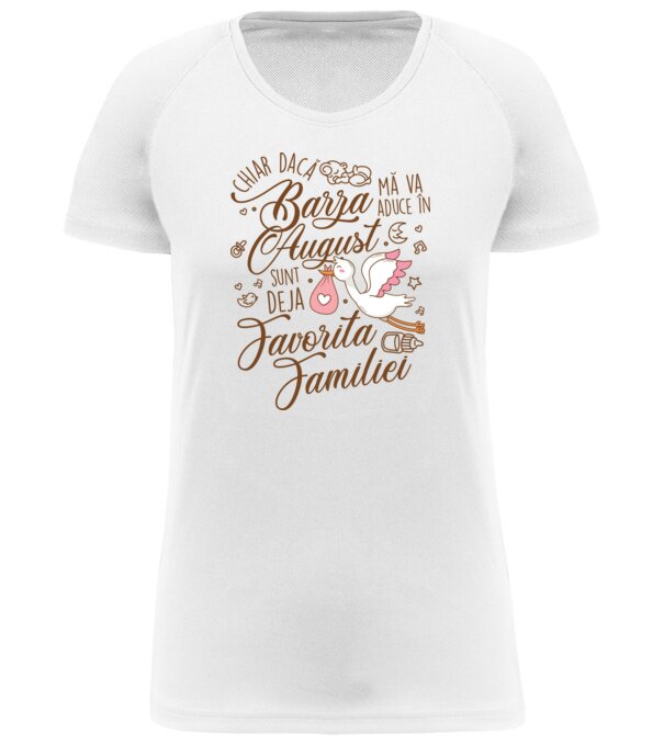  model  pe tricou