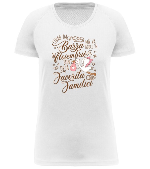  model  pe tricou