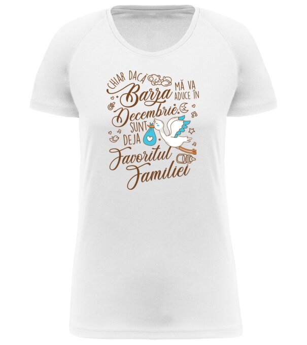 model  pe tricou