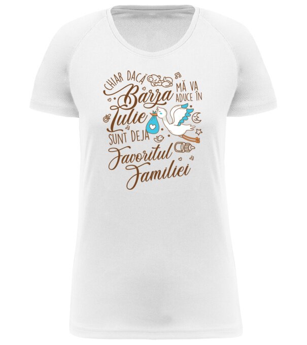  model  pe tricou