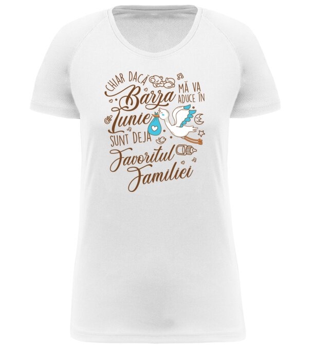  model  pe tricou