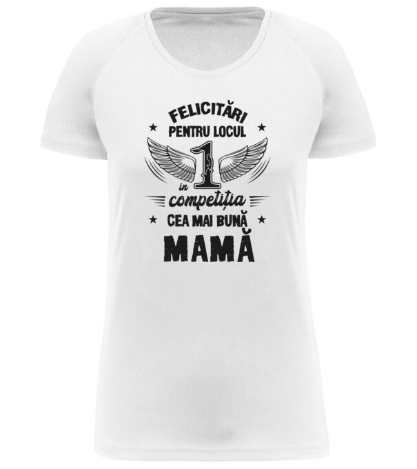  model  pe tricou