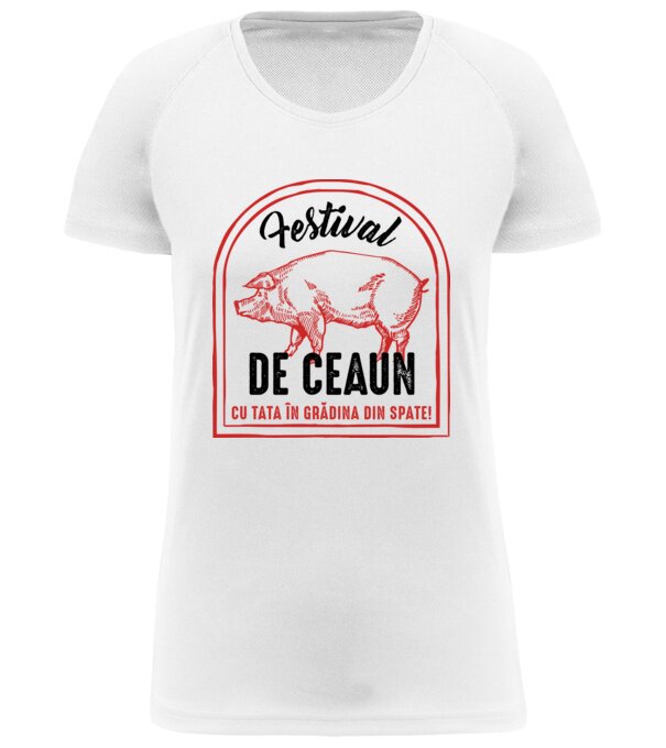  model  pe tricou