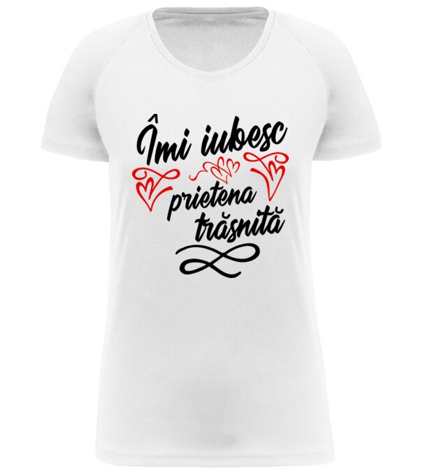  model  pe tricou